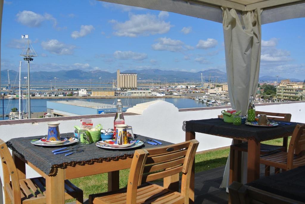 Bed and Breakfast Marina Di Castello Cagliari Esterno foto